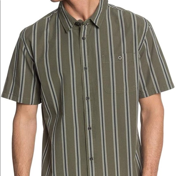 Mens Quiksilver short sleeve button down shirt XL - Picture 2 of 5